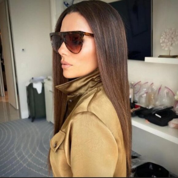 Victoria Beckham VB619S 005 Sunglasses Black Aviator Frame, Lenses